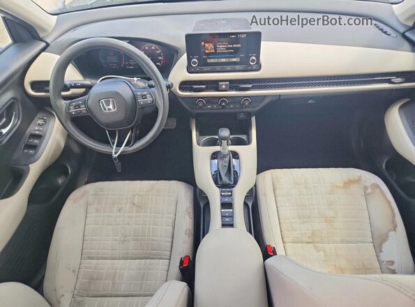 3CZRZ1H33PM740743 2023 HONDA HR-V Серебряный Вид панели приборов