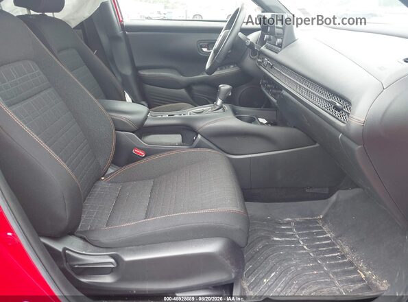 3CZRZ1H59PM735807 2023 HONDA HR-V Красный Вид салона спереди