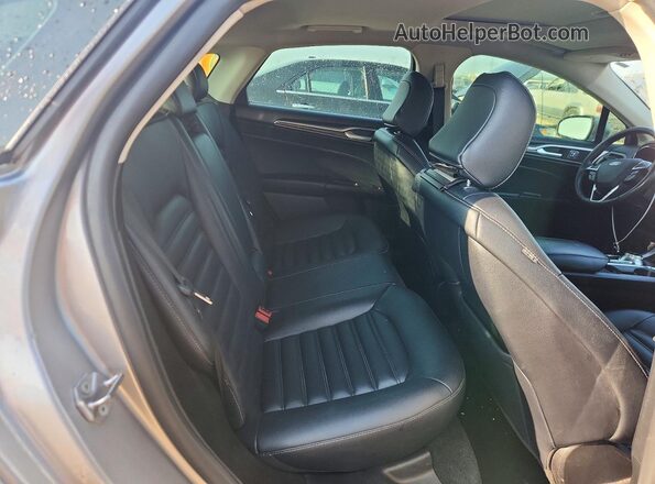 3FA6P0CD3LR175518 2020 FORD FUSION Silver Vista de los asientos traseros