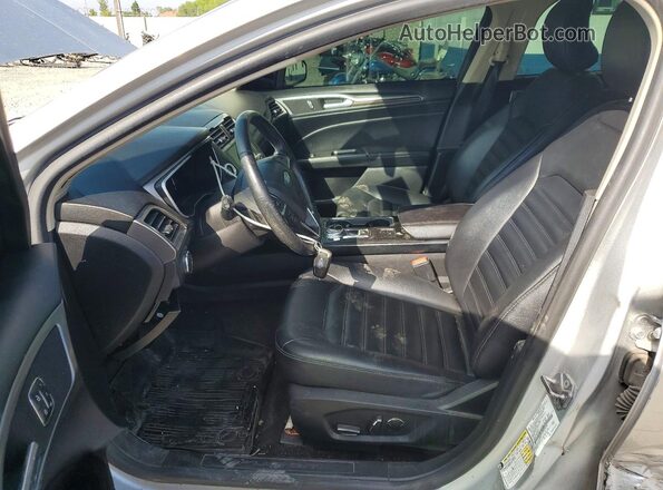 3FA6P0CD5KR270791 2019 FORD FUSION Серебряный Вид салона спереди