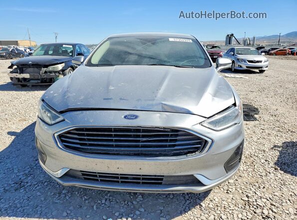 3FA6P0CD7LR138200 2020 FORD FUSION Серебряный Вид спереди