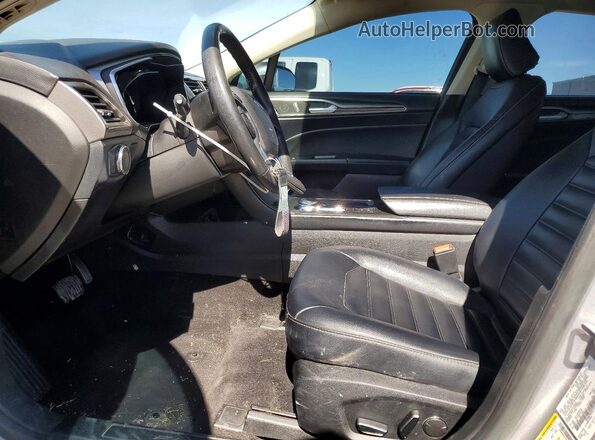 3FA6P0CD7LR138200 2020 FORD FUSION Серебряный Вид салона спереди