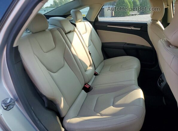 3FA6P0D90JR181526 2018 FORD FUSION Серебряный Вид задних сидений