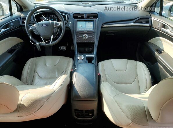 3FA6P0D90JR181526 2018 FORD FUSION Серебряный Вид панели приборов