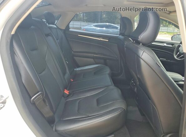 3FA6P0D92JR138547 2018 FORD FUSION White Вид задніх сидінь