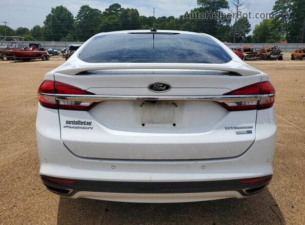 3FA6P0D92JR138547 2018 FORD FUSION White Вид ззаду