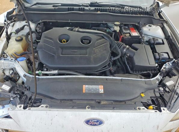 3FA6P0D92JR138547 2018 FORD FUSION White Вид задньої частини салону