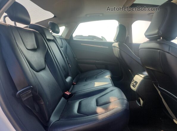 3FA6P0D92LR133223 2020 FORD FUSION Silver Widok tylnych siedzeń
