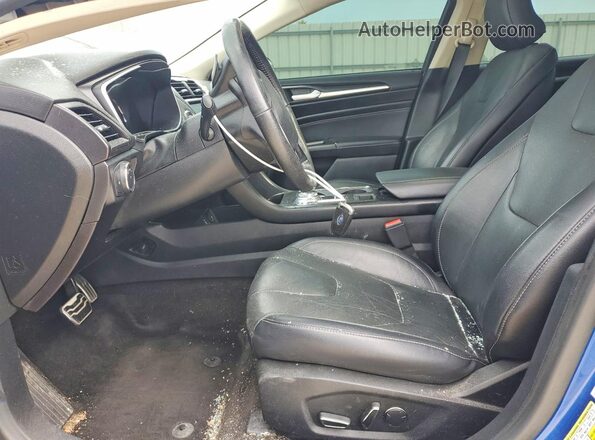3FA6P0D94JR233725 2018 FORD FUSION Blue Вид салону спереду