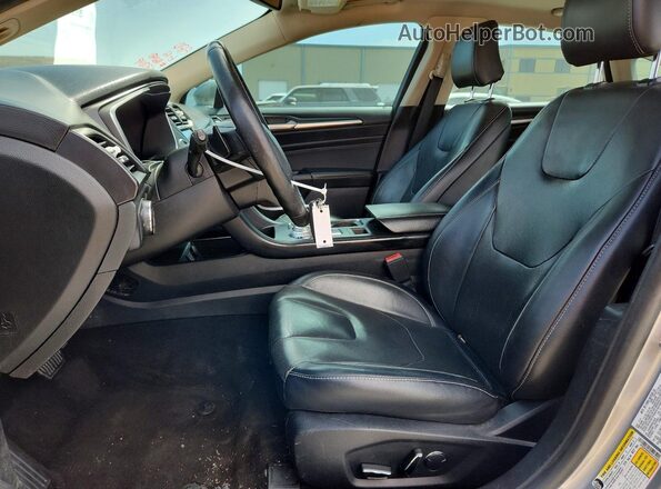 3FA6P0D98LR137048 2020 FORD FUSION Silver Front interior view