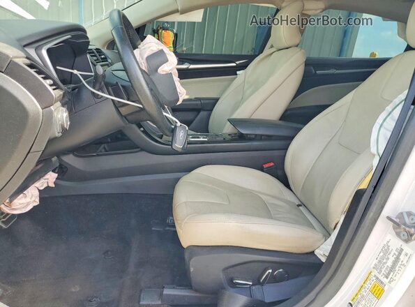 3FA6P0D9XJR188239 2018 FORD FUSION White Вид салону спереду