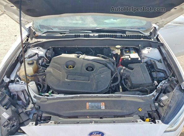 3FA6P0D9XJR188239 2018 FORD FUSION White Вид задньої частини салону
