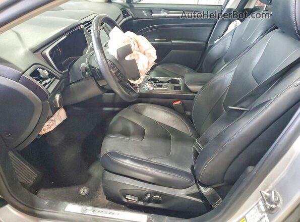 3FA6P0D9XJR234197 2018 FORD FUSION Silver Вид салону спереду