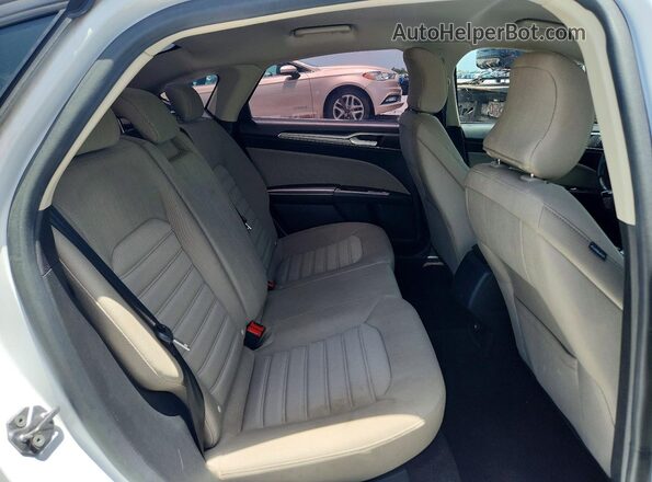 3FA6P0G71JR270368 2018 FORD FUSION White Vista de los asientos traseros