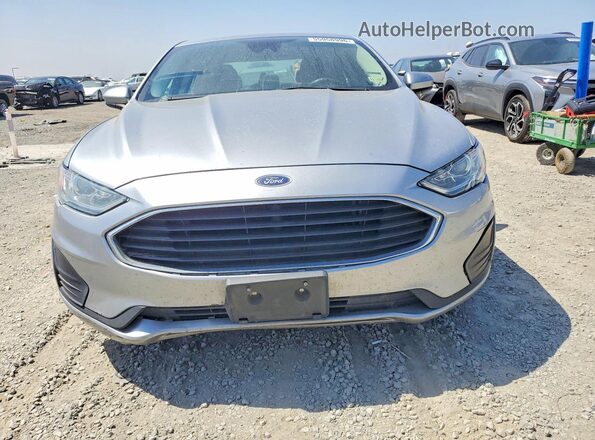 3FA6P0G71LR105374 2020 FORD FUSION Серебряный Вид спереди