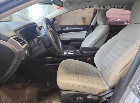 3FA6P0G71LR160259 2020 FORD FUSION Silver Front interior view