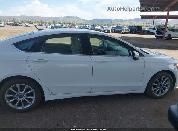 3FA6P0G73HR415923 2017 FORD FUSION Белый Вид щитка приборов