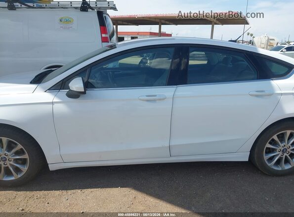 3FA6P0G73HR415923 2017 FORD FUSION Белый Вид задней части салона