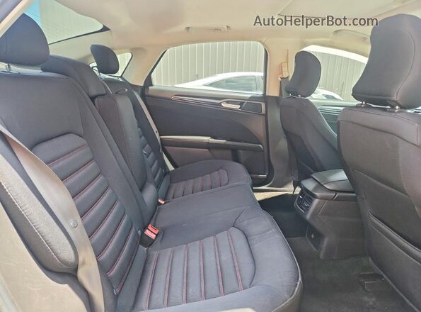 3FA6P0H70GR337369 2016 FORD FUSION Gray Widok tylnych siedzeń