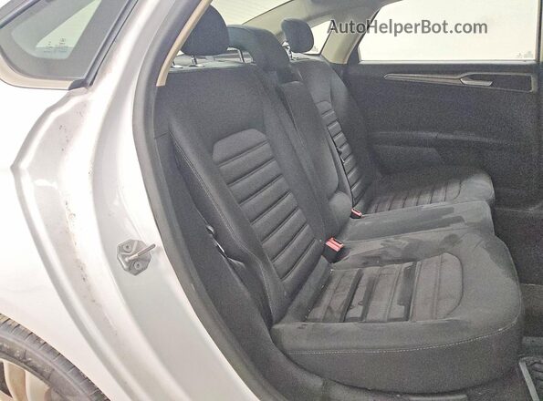 3FA6P0H70JR278041 2018 FORD FUSION White Vista de los asientos traseros