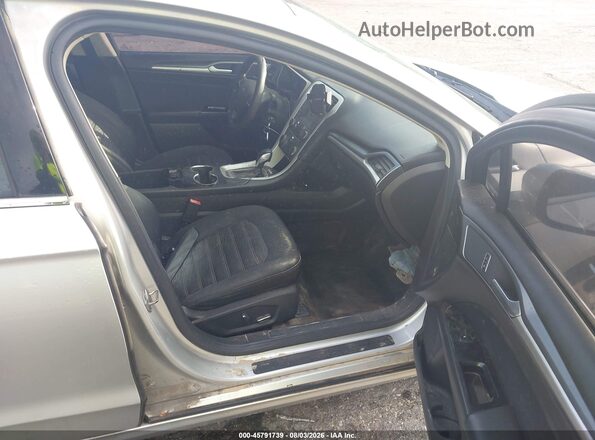 3FA6P0H72GR146374 2016 FORD FUSION Silver Front interior view