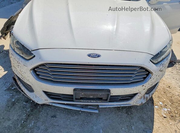 3FA6P0H72GR246202 2016 FORD FUSION Белый Вид задней части салона