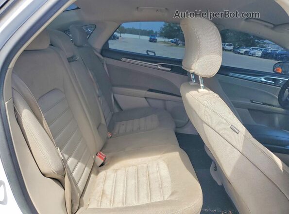 3FA6P0H72HR103252 2017 FORD FUSION White Вид задніх сидінь