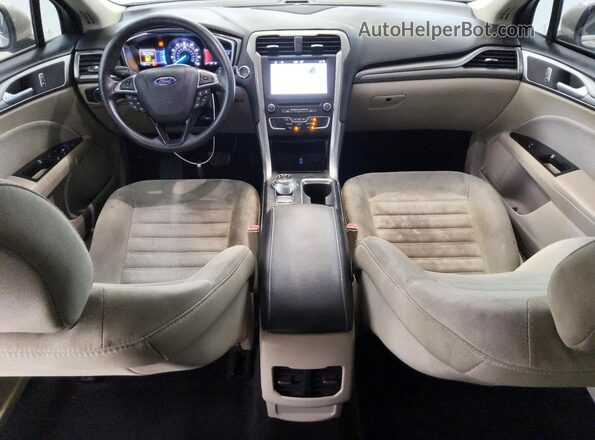 3FA6P0H73HR214134 2017 FORD FUSION Tan Widok deski rozdzielczej
