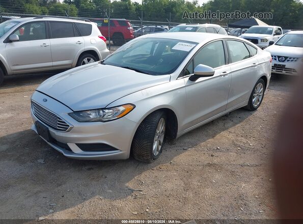 3FA6P0H73HR351591 2017 FORD FUSION Silver Przód lewy