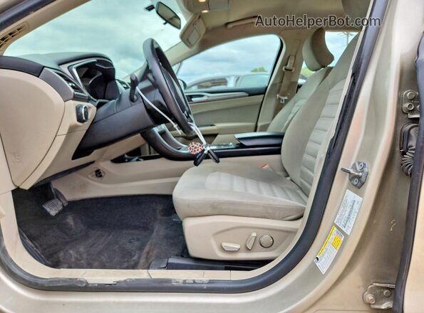 3FA6P0H73HR374952 2017 FORD FUSION Золотой Вид салона спереди