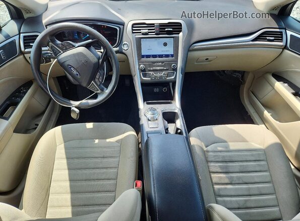 3FA6P0H73LR153926 2020 FORD FUSION Silver Dashboard view