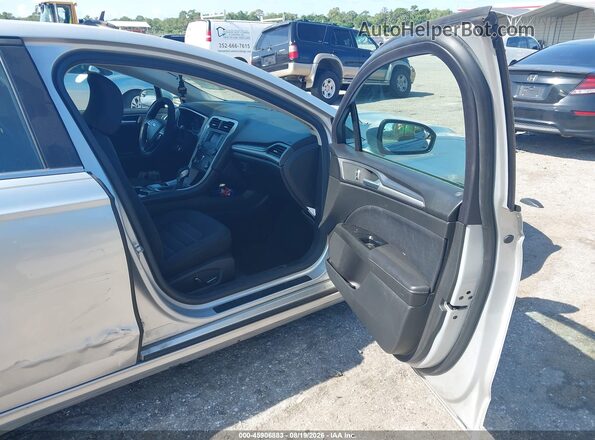 3FA6P0H74GR110377 2016 FORD FUSION Серебряный Вид салона спереди