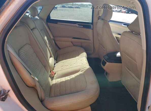 3FA6P0H74GR315844 2016 FORD FUSION White Vista de los asientos traseros