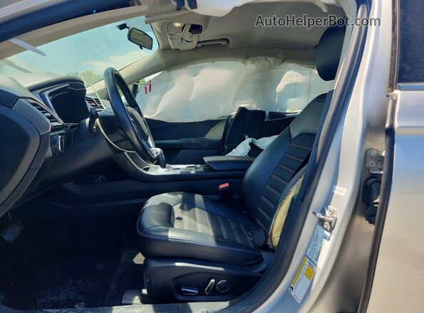 3FA6P0H75HR260208 2017 FORD FUSION Серебряный Вид салона спереди