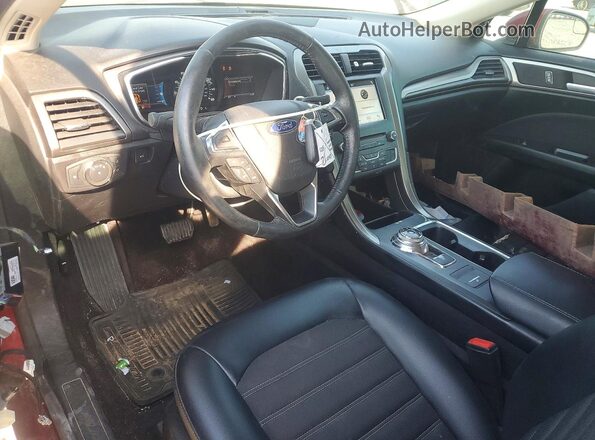 3FA6P0H75HR339913 2017 FORD FUSION Красный Вид панели приборов