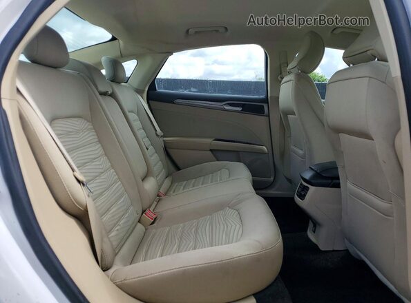 3FA6P0H76GR218855 2016 FORD FUSION White Widok tylnych siedzeń