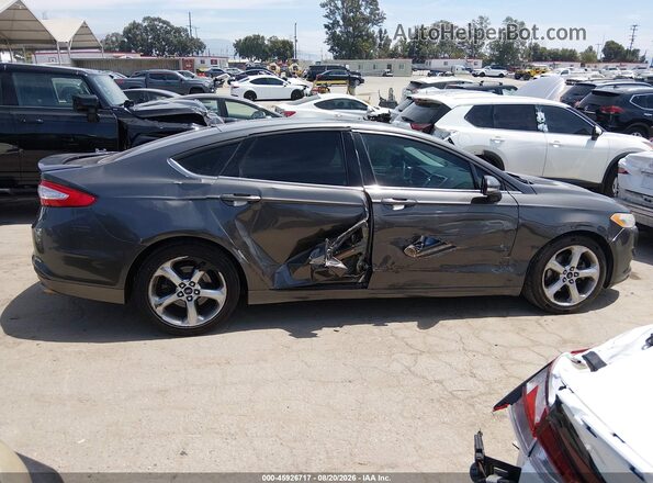 3FA6P0H76GR281356 2016 FORD FUSION Gray Vista interior trasera