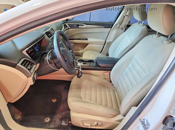 3FA6P0H76HR278068 2017 FORD FUSION White Widok wnętrza z przodu