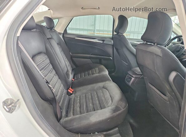 3FA6P0H78GR224379 2016 FORD FUSION White Vista de los asientos traseros