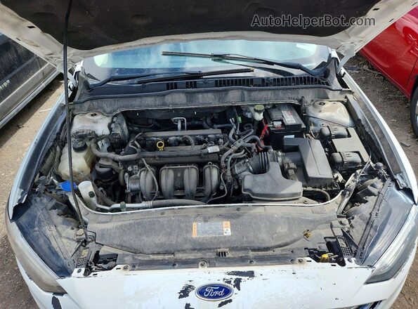 3FA6P0H79HR120470 2017 FORD FUSION White Widok wnętrza z tyłu