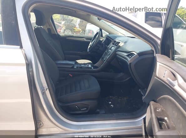 3FA6P0H79HR358786 2017 FORD FUSION Silver Widok wnętrza z przodu