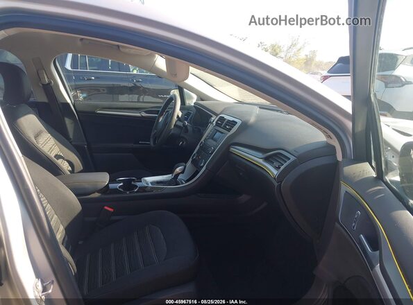 3FA6P0H7XGR367799 2016 FORD FUSION Silver Front interior view