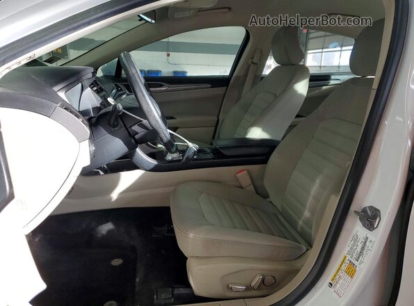 3FA6P0H7XJR221104 2018 FORD FUSION White წინა სალონის ხედი
