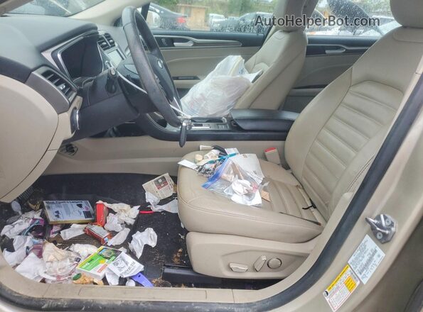 3FA6P0H95JR160164 2018 FORD FUSION Gold Front interior view