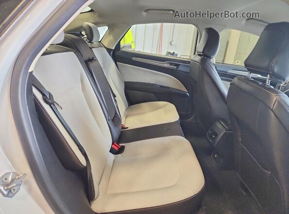 3FA6P0HD0LR247798 2020 FORD FUSION White Вид задніх сидінь