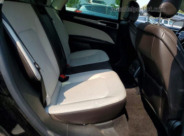 3FA6P0HD1LR113978 2020 FORD FUSION Black Widok tylnych siedzeń