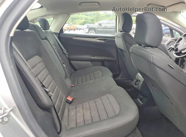 3FA6P0HD1LR144423 2020 FORD FUSION Silver Widok tylnych siedzeń