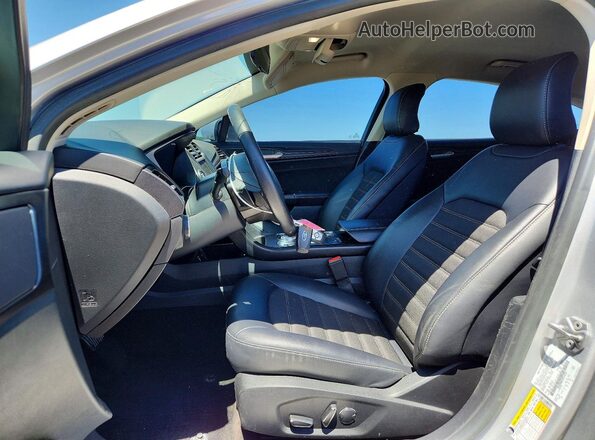 3FA6P0HD2JR154259 2018 FORD FUSION Silver Вид салону спереду