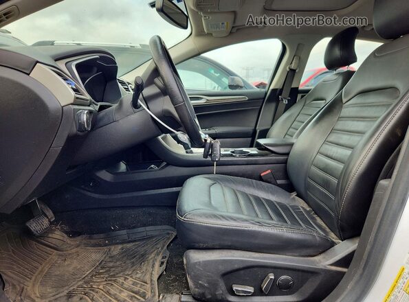 3FA6P0HD3GR378133 2016 FORD FUSION Белый Вид салона спереди
