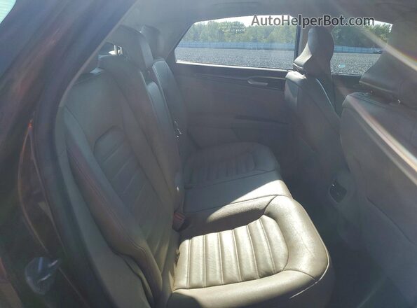 3FA6P0HD3HR194053 2017 FORD FUSION Red Widok tylnych siedzeń